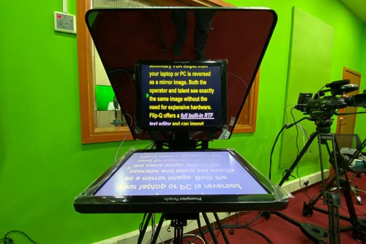 Teleprompter : Department of Journalism and Mass Communication TV and Radio Studio -  UNIVERSITY OF NAIROBI